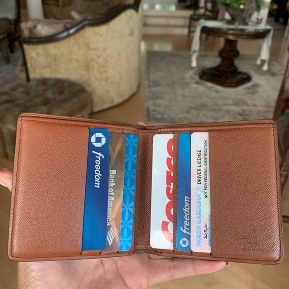 Louis Vuitton Men's Vintage Monogram Wallet - Picture 5 of 16